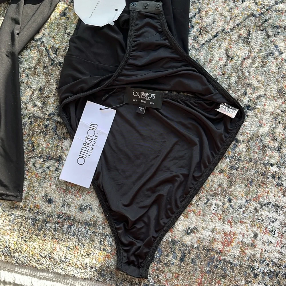 NWT (in black) sexy bodysuit - long sleeve open back - Picture 11 of 17